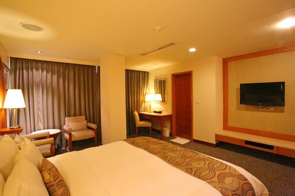 Elegance Hotel Taipei Exteriör bild
