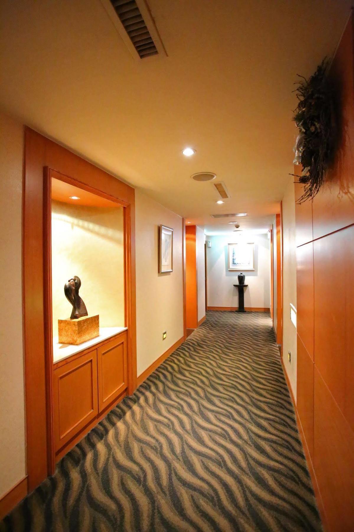 Elegance Hotel Taipei Exteriör bild